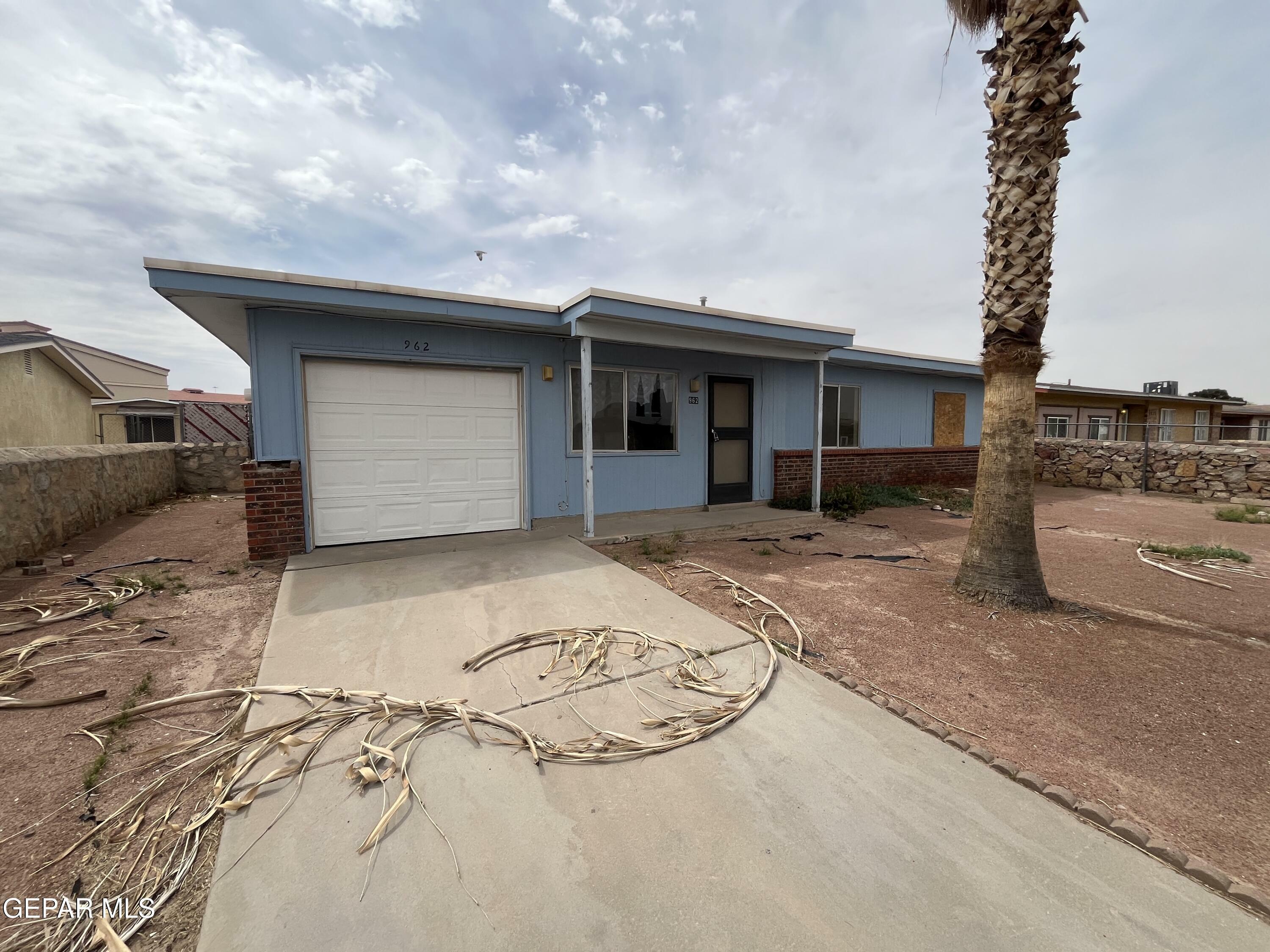 Property Photo: 962 Geronne Drive TX 79907