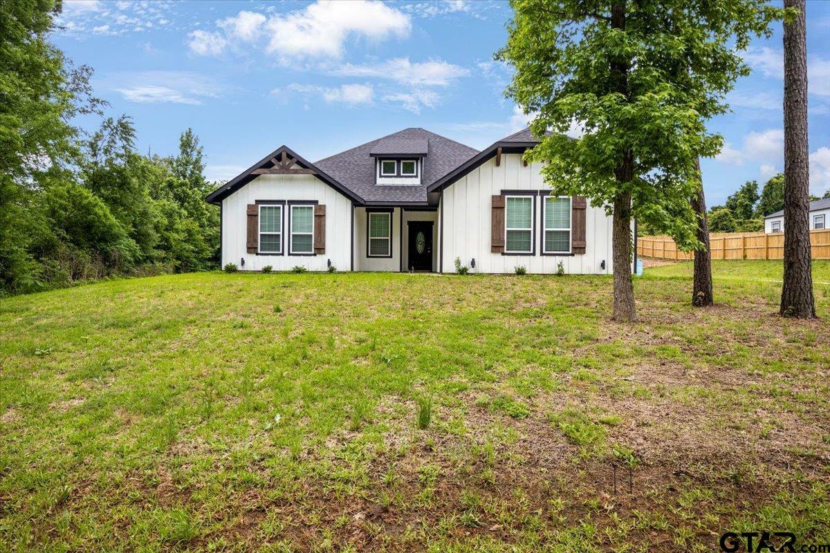 Property Photo: 182 Allen St TX 75662