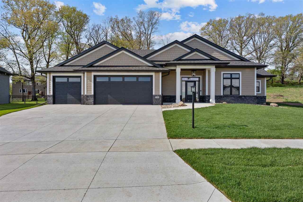 Property Photo:  1510 Legend Dr  IA 52340 