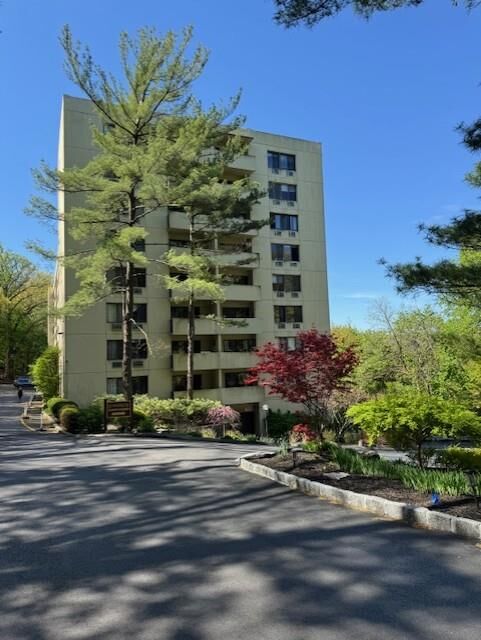 Property Photo:  1 David Lane 5E  NY 10701 