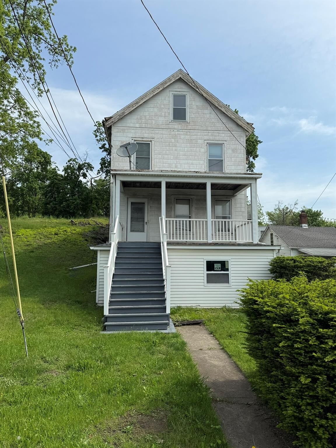 Property Photo:  13 Springside Avenue  NY 12603 