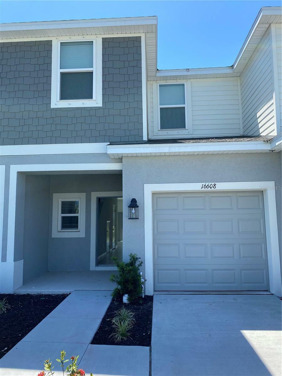 Property Photo: 16608 Bergamo Place FL 34211