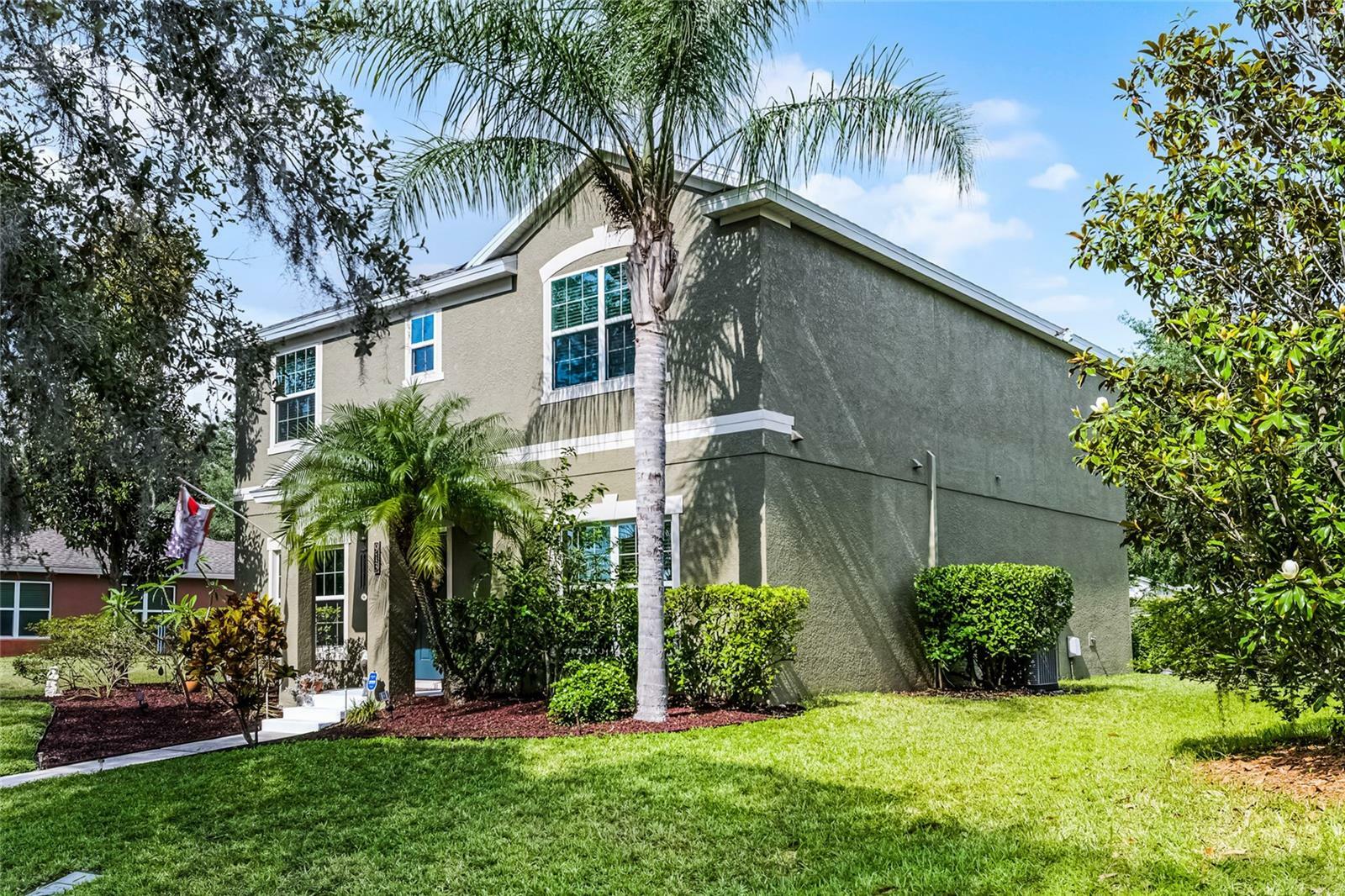 Property Photo: 913 Bending Oak Trail FL 34787