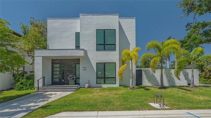 Property Photo:  1755 7 Th Street  FL 34236 