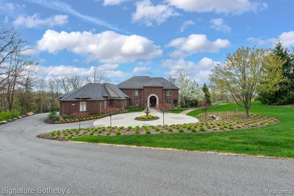 5001 Forest Valley  Clarkston MI 48348 photo