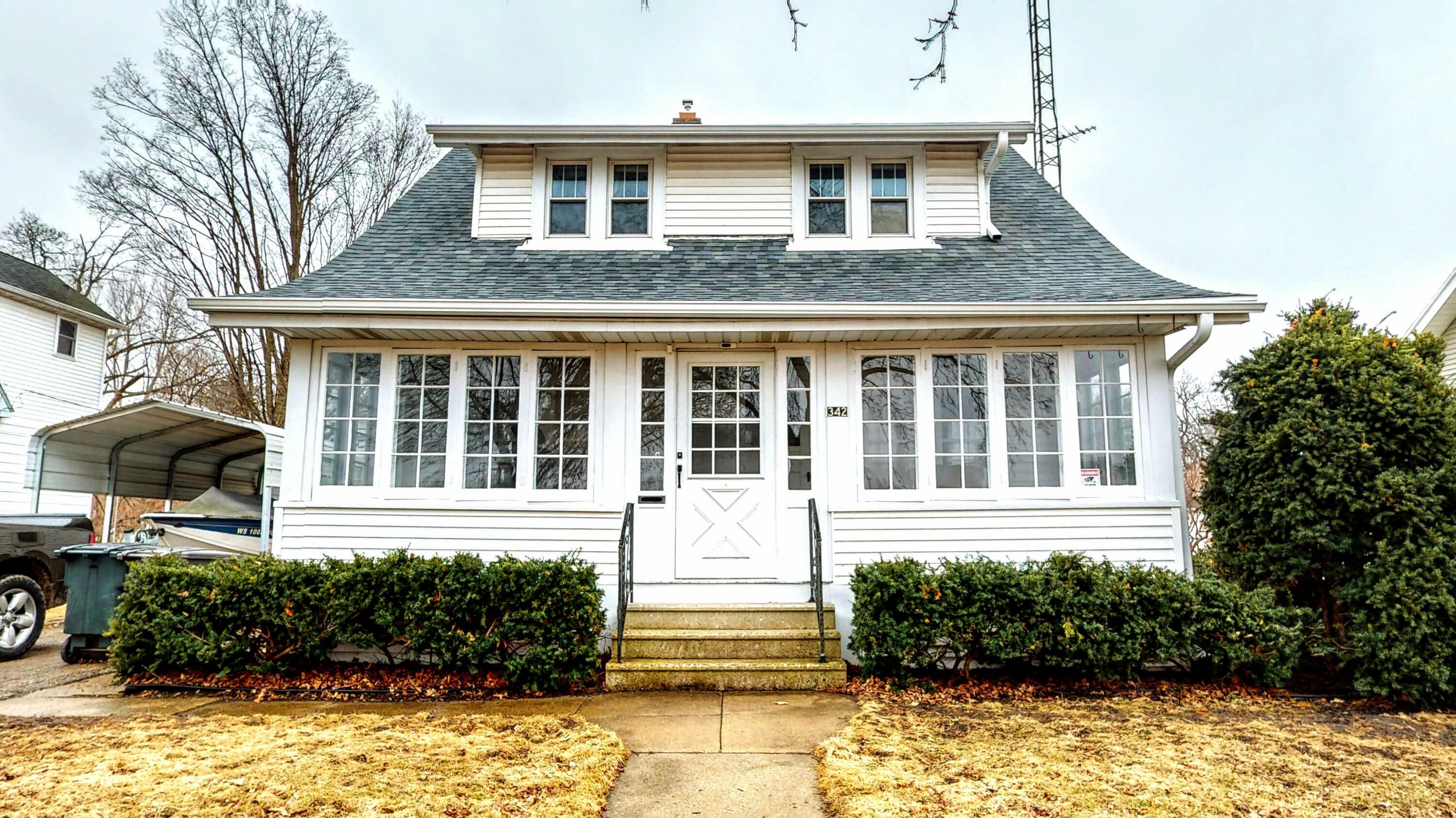 Property Photo: 342 E Dodge St WI 53549