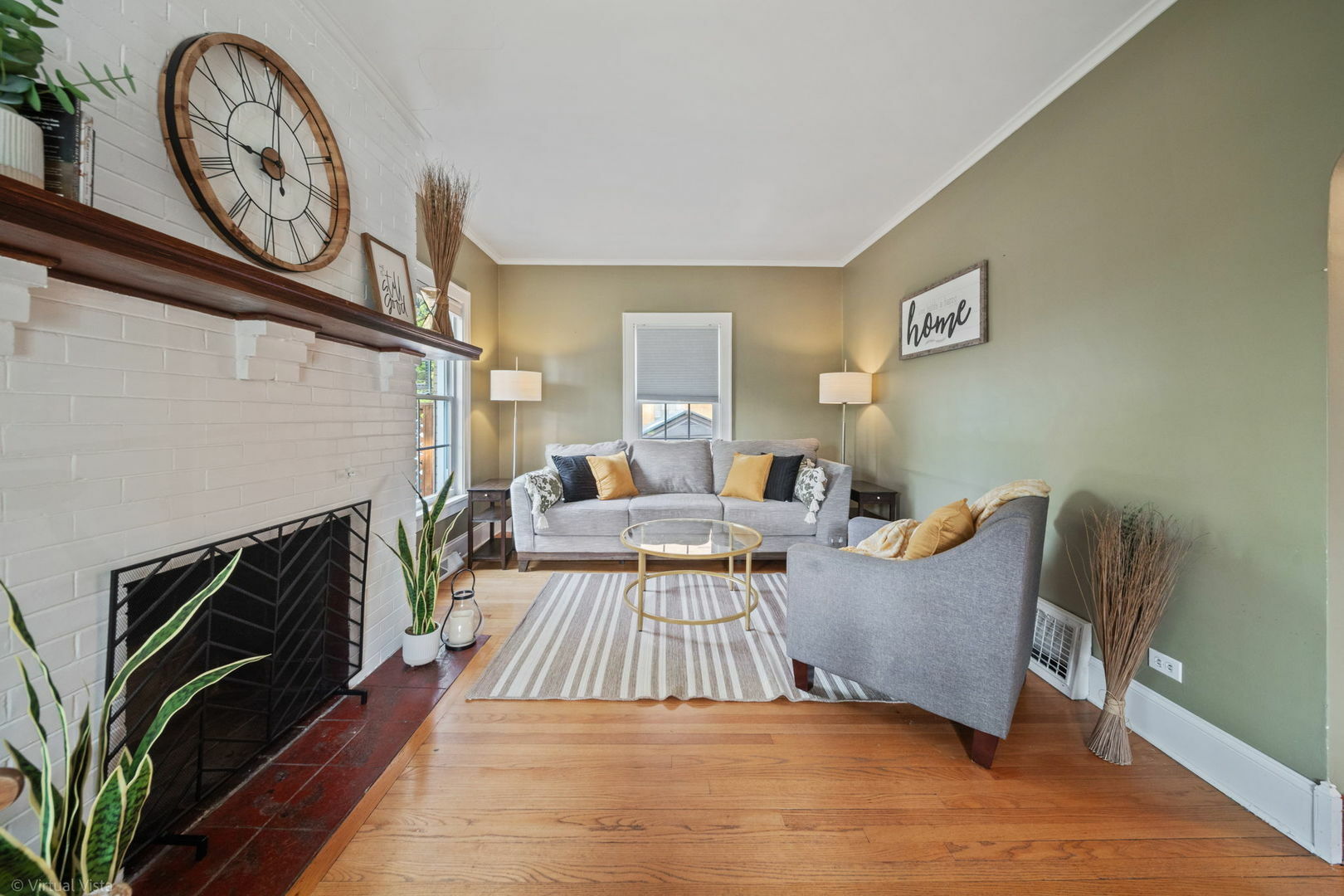 Property Photo: 542 S Michigan Avenue IL 60181