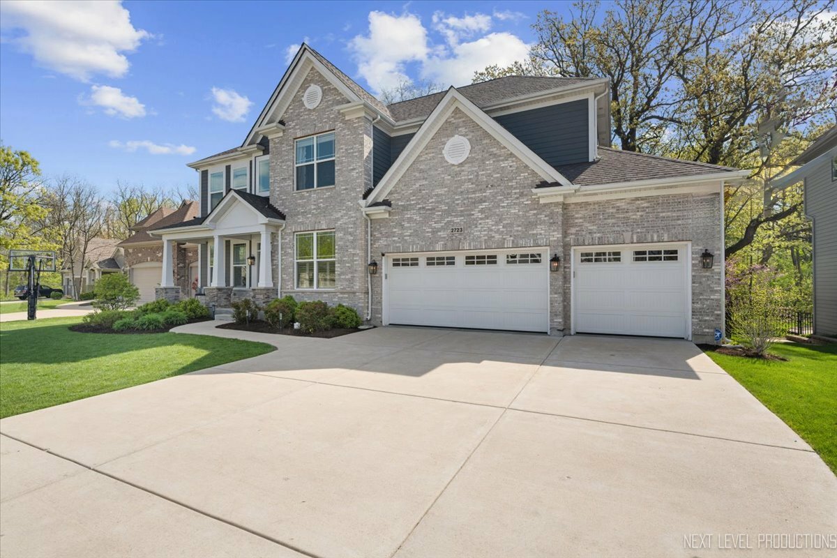 Property Photo: 2723 Trojak Lane IL 60502
