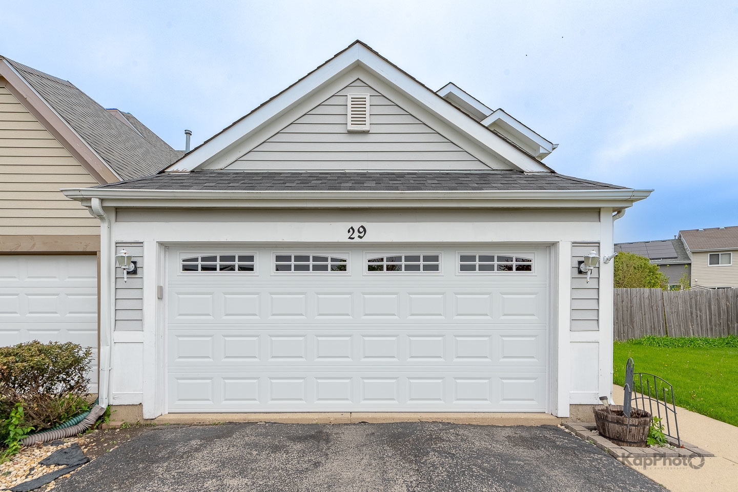Property Photo: 29 Weston Court IL 60177