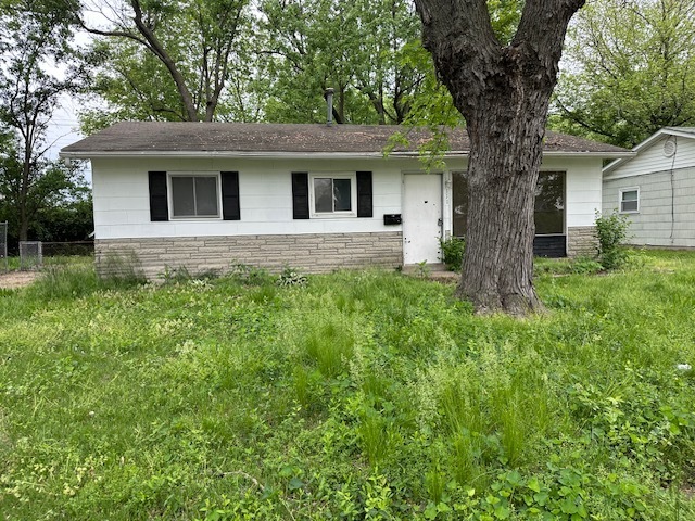Property Photo: 111 Saint Thomas Lane IL 62206