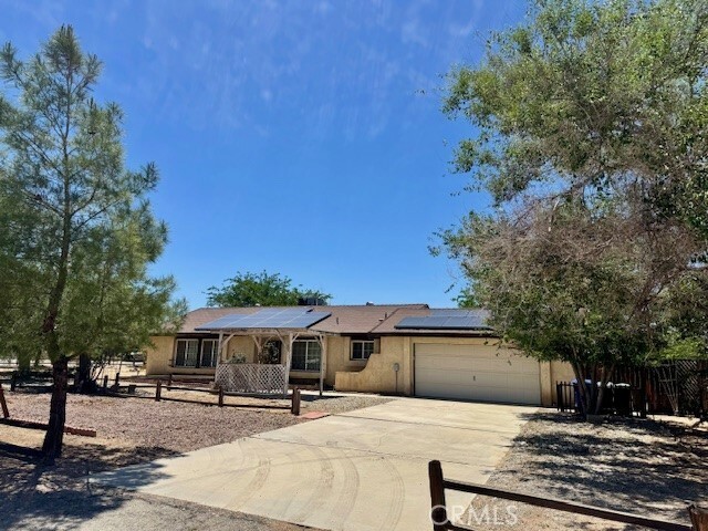 Property Photo: 14122 Pawnee Road CA 92307