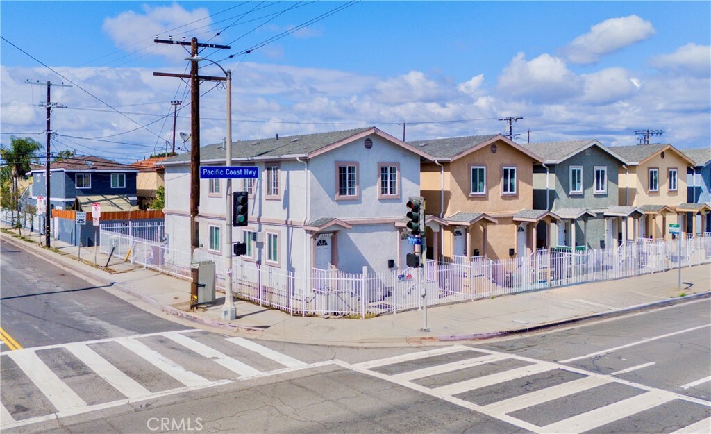 Property Photo:  1301 E Pacific Coast  CA 90744 