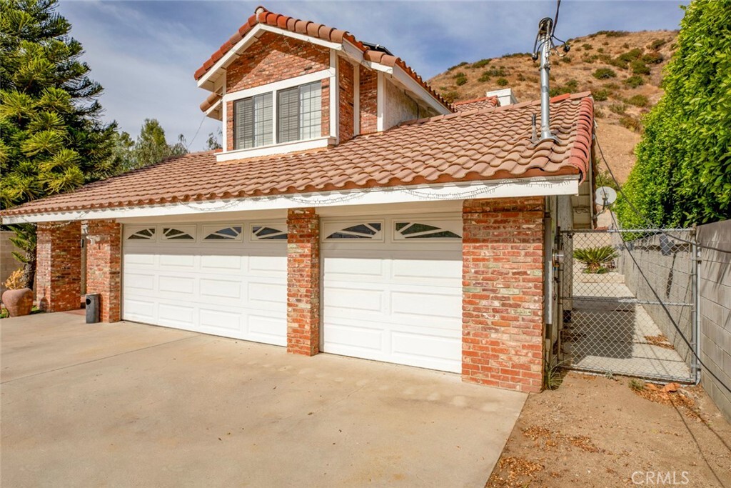 Property Photo: 9653 La Tuna Canyon Road CA 91352