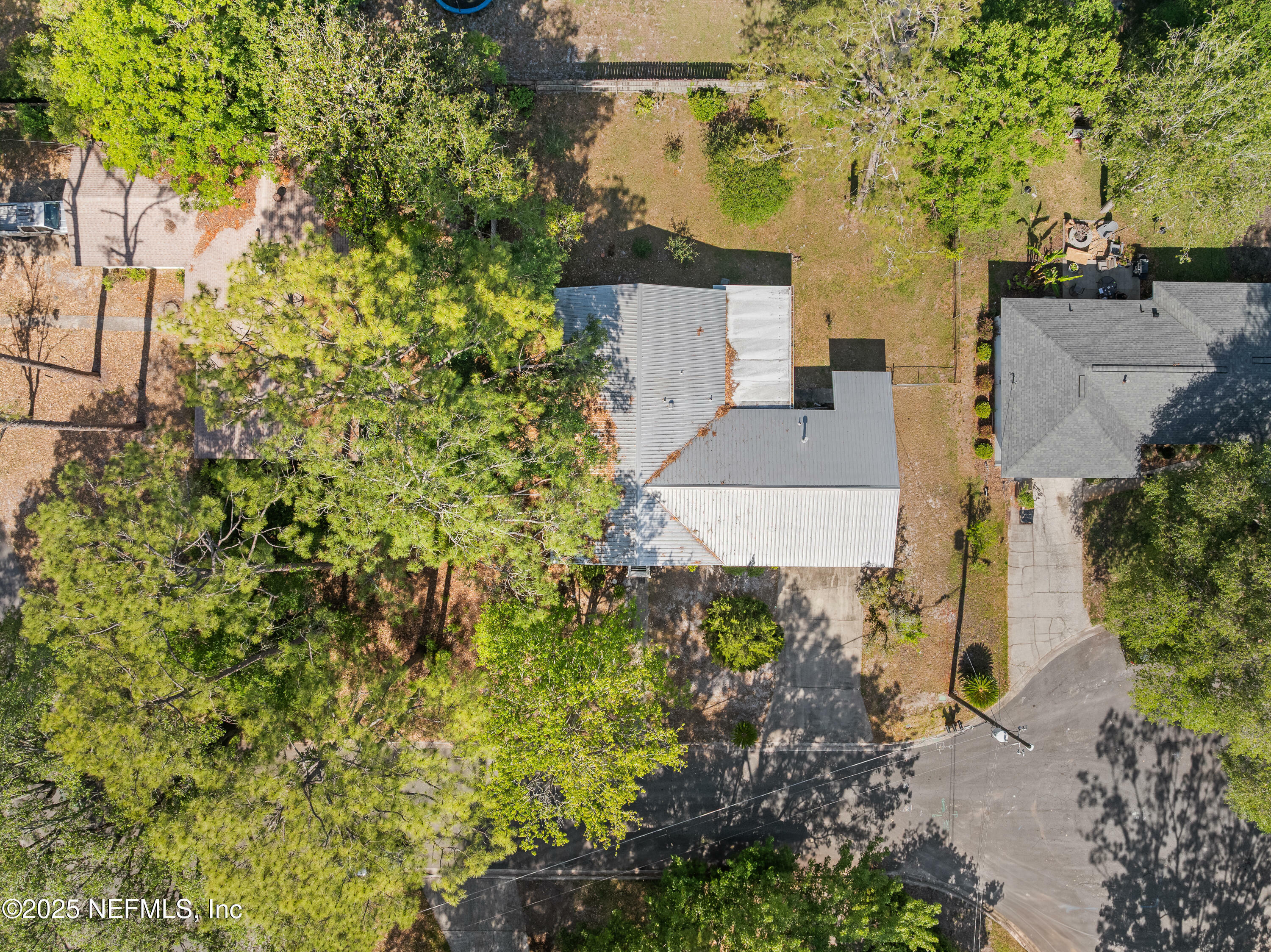 Property Photo: 5620 NW 25th Street FL 32653