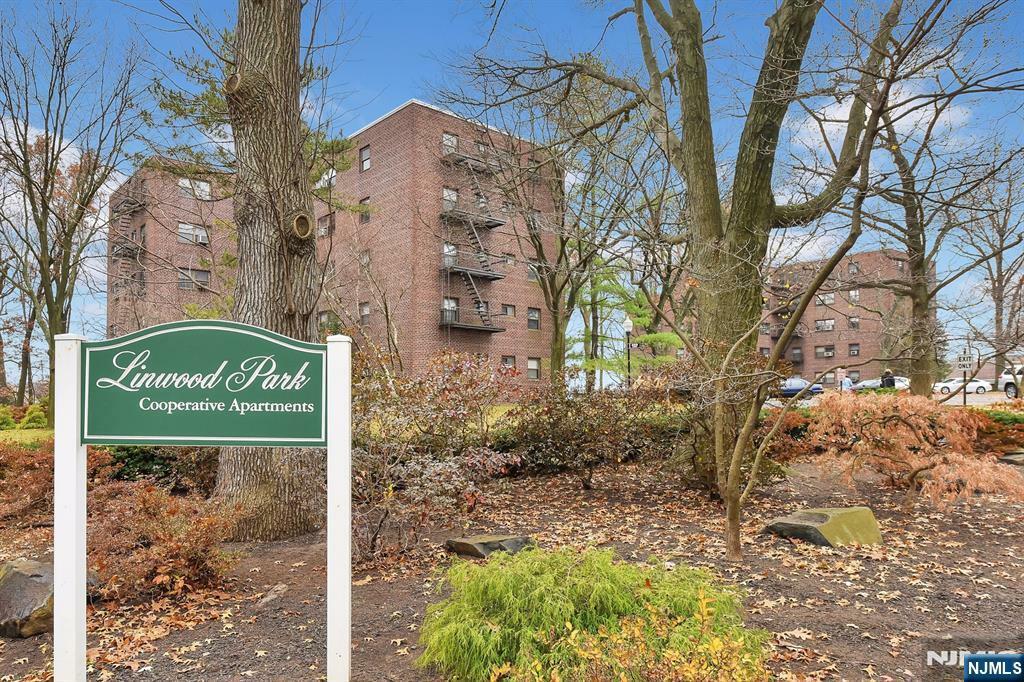 Property Photo: 401 Park Place 2G NJ 07024