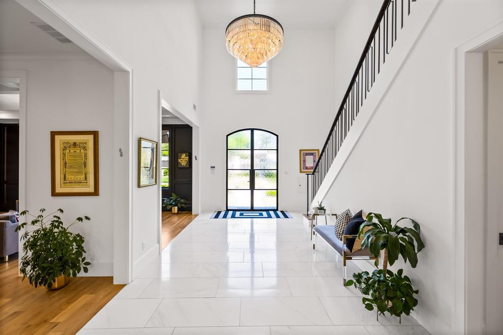 Property Photo: 6302 Lafayette Way TX 75230