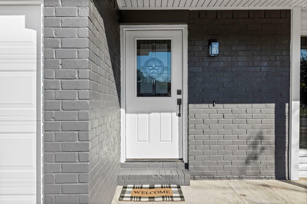 Property Photo: 1705 Yorktown Drive TX 76014
