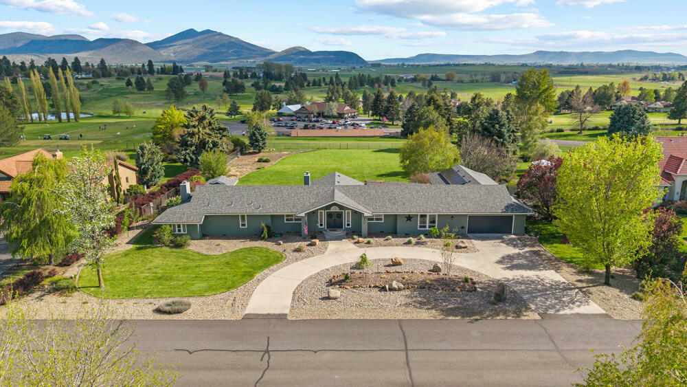 Property Photo: 9576 Arant Road OR 97603