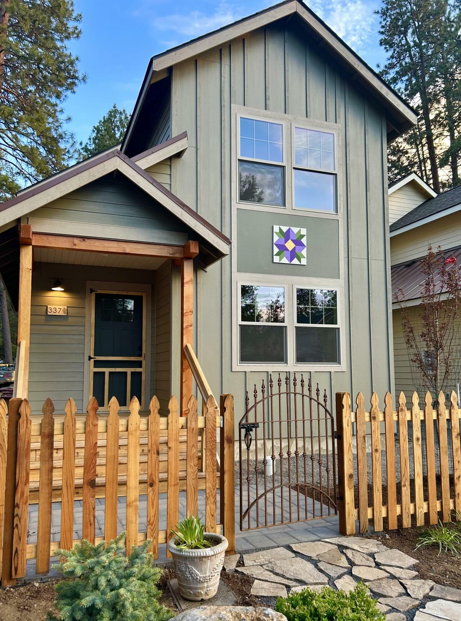 Property Photo:  337 W Jefferson Avenue  OR 97759 