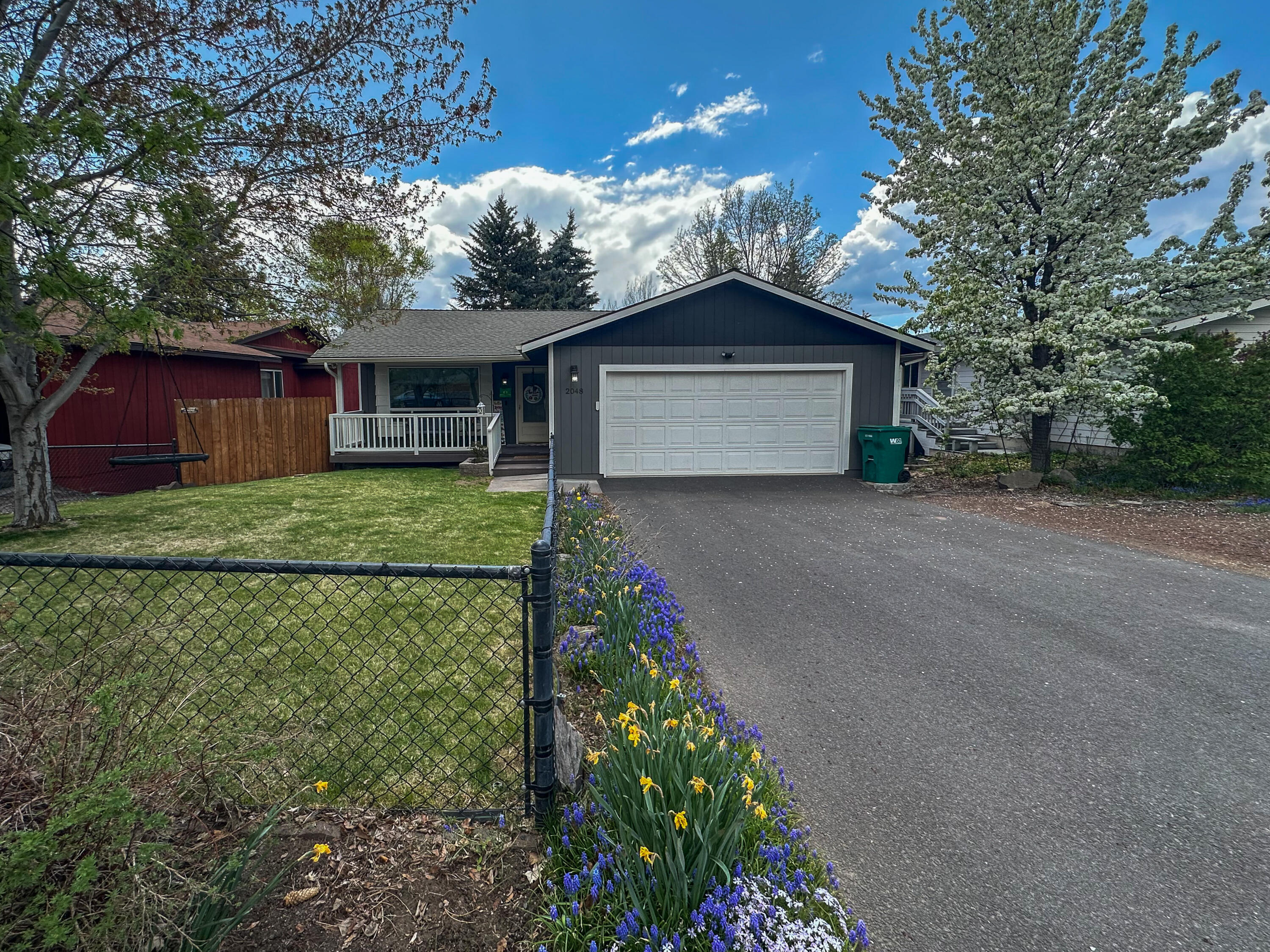 Property Photo: 2048 N Eldorado Avenue OR 97601