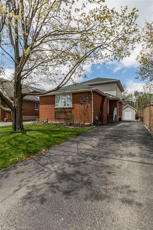 Property Photo:  152 East 42nd Street  ON L8T 3A5 