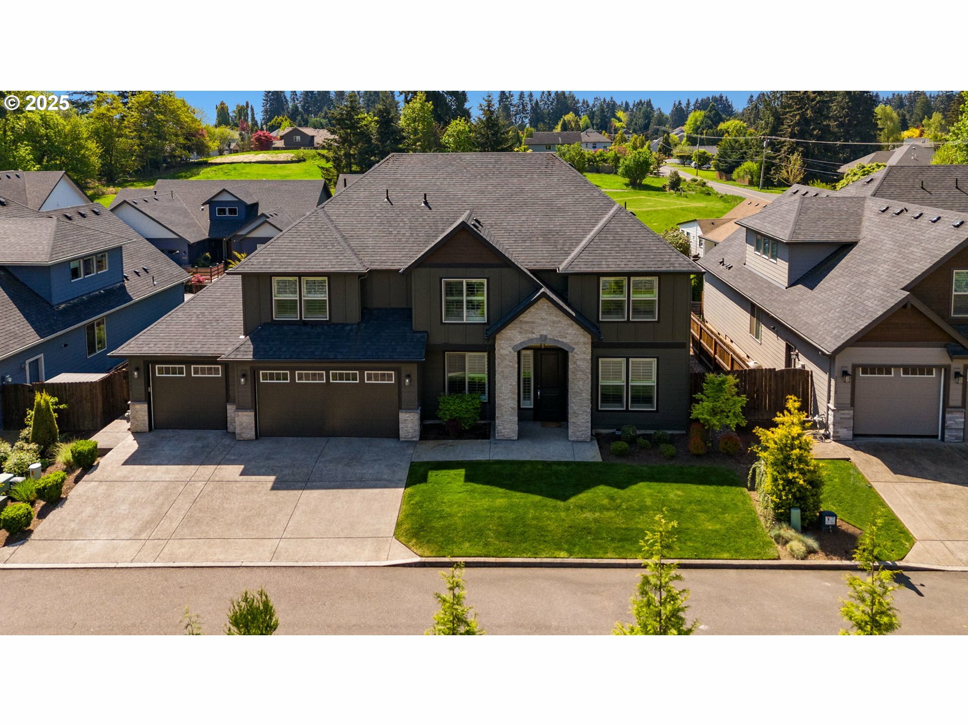 Property Photo: 11708 NW 15th Ave WA 98685
