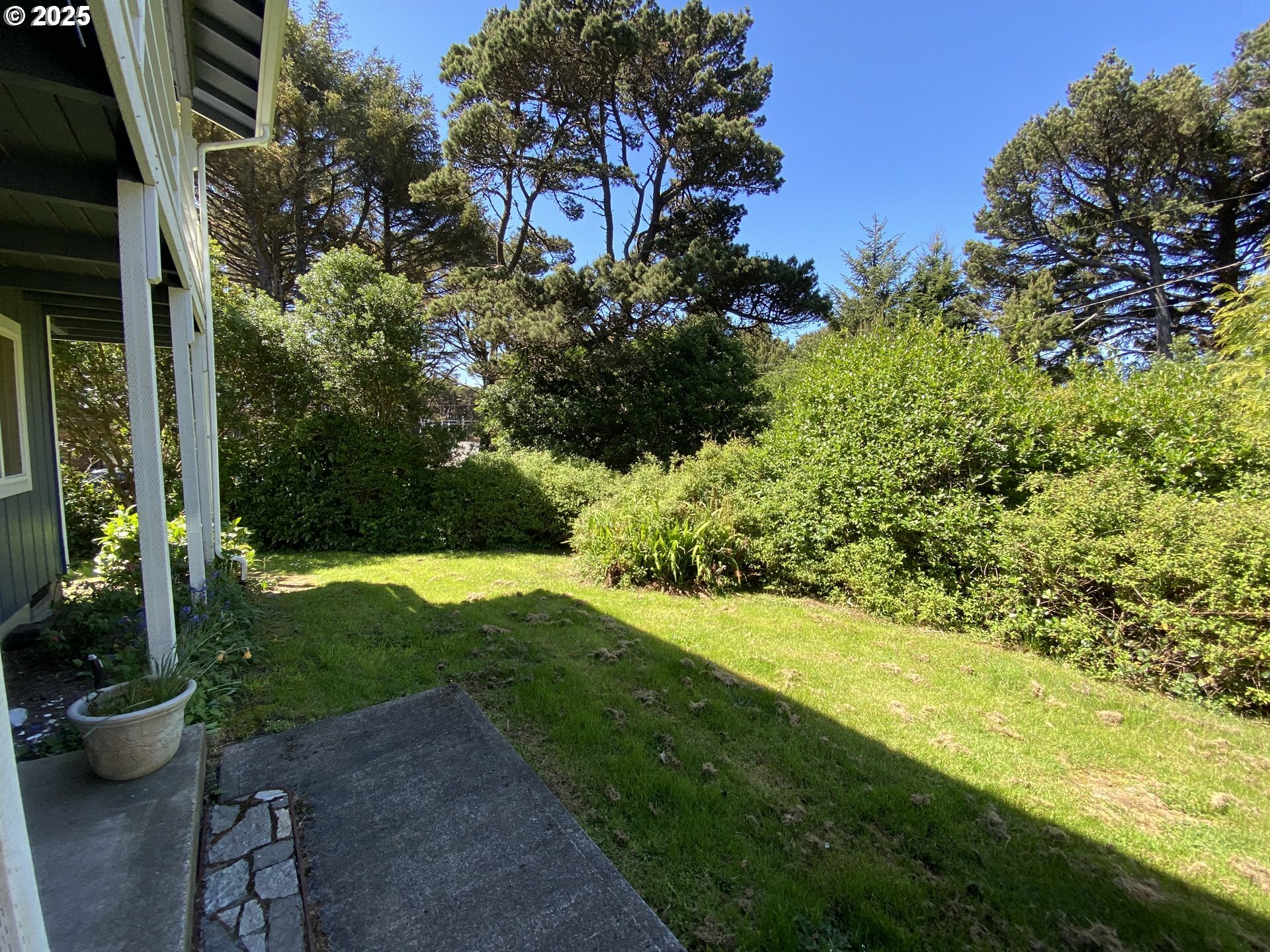 Property Photo: 9361 SW Abalone St OR 97366