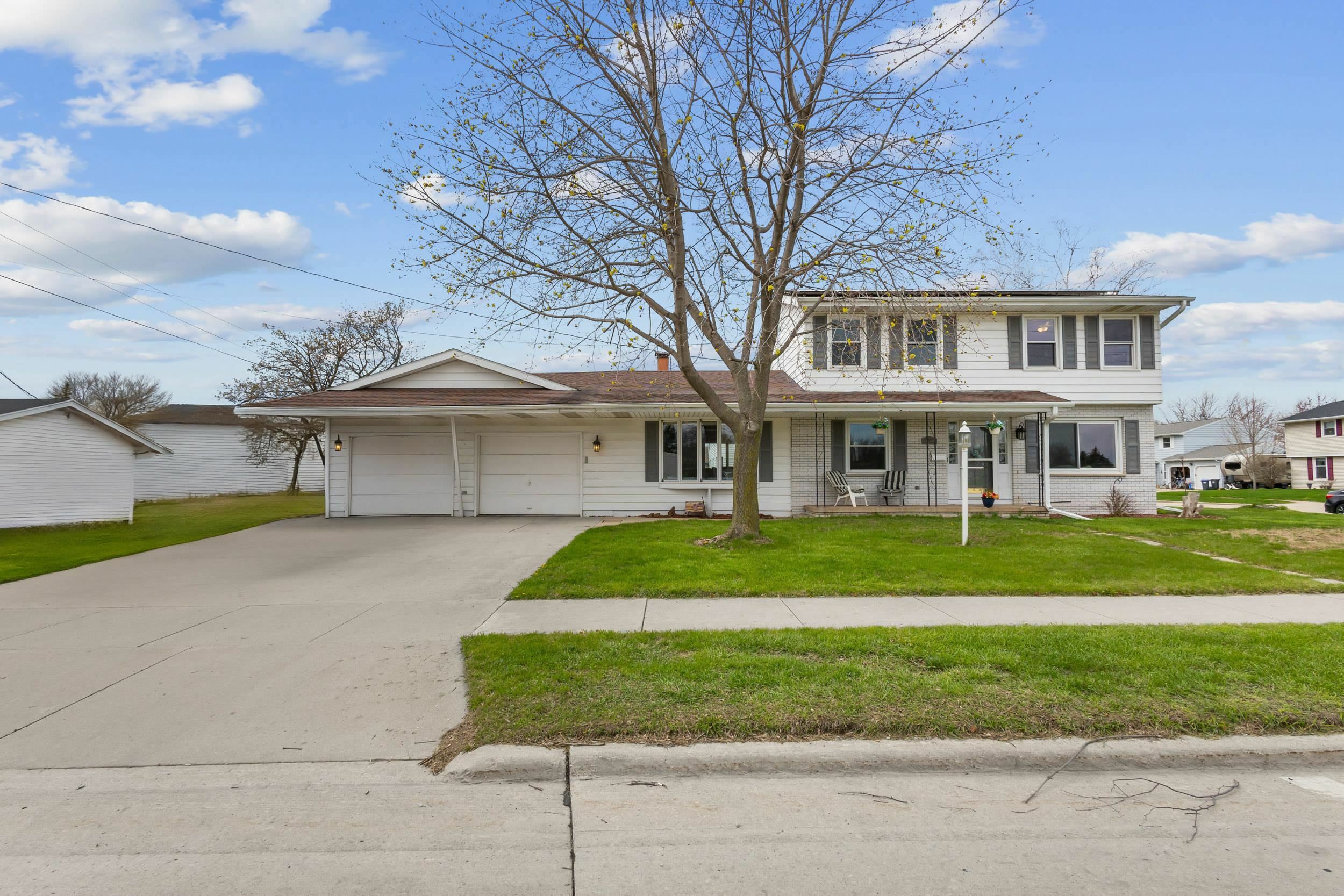 133 W Bell Street  Neenah WI 54956 photo