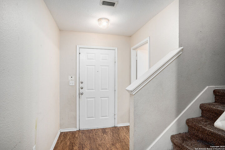 Property Photo: 6815 Cougar Cove TX 78242