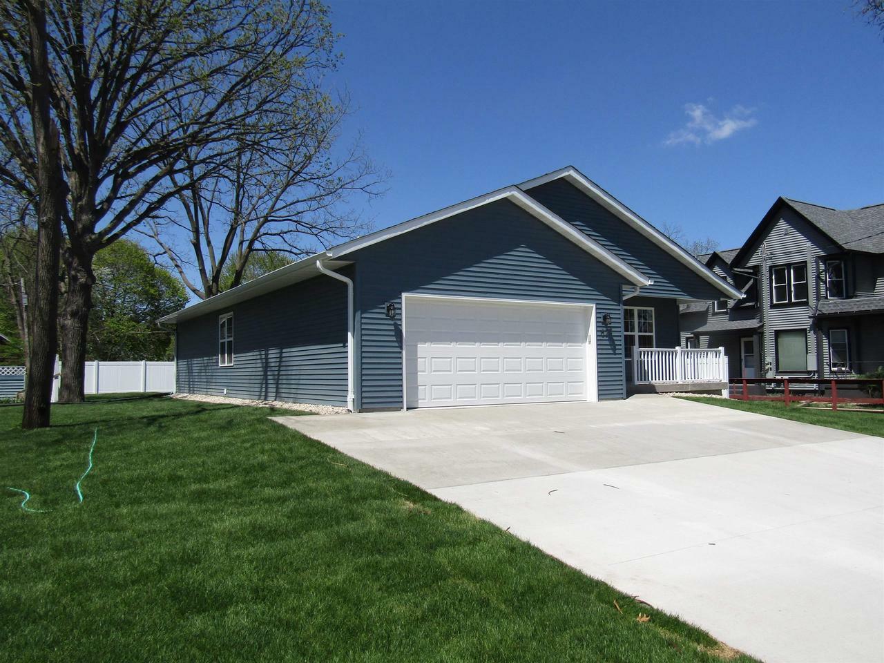 Property Photo: 627 North Pearl Street WI 53548