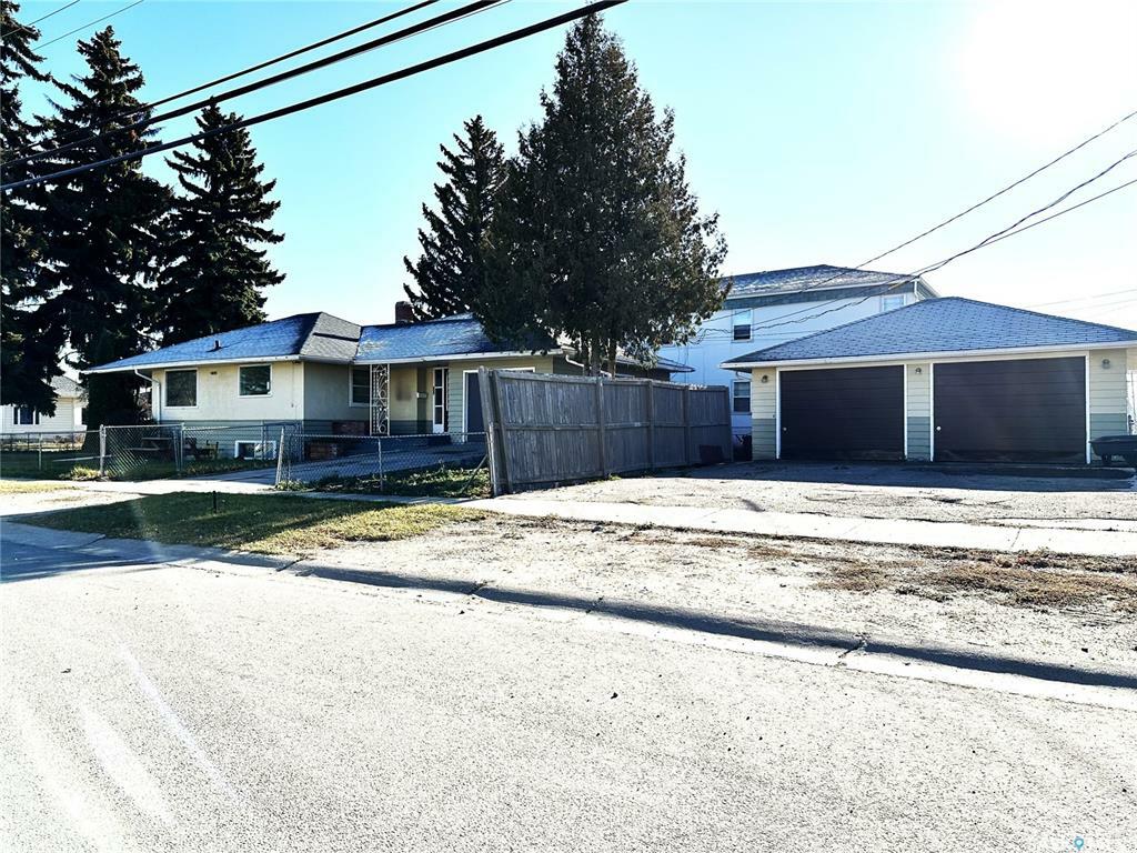 Property Photo: 637 6th Street SK S0K 2A0