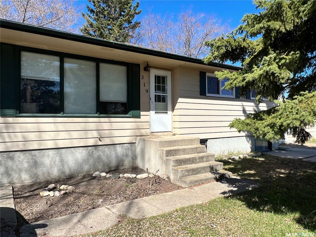 Photo de la propriété: 319 10th Street SK S0K 2A0