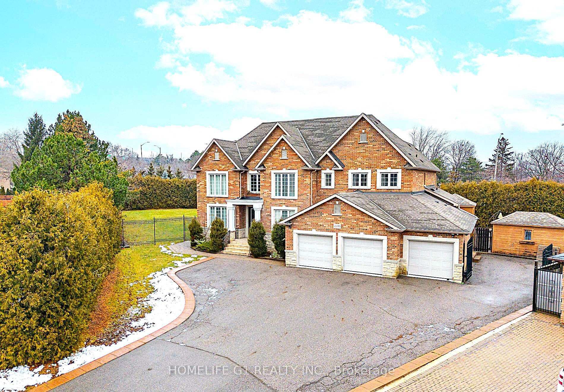 Property Photo: 2489 Olinda Court ON L5C 4P5