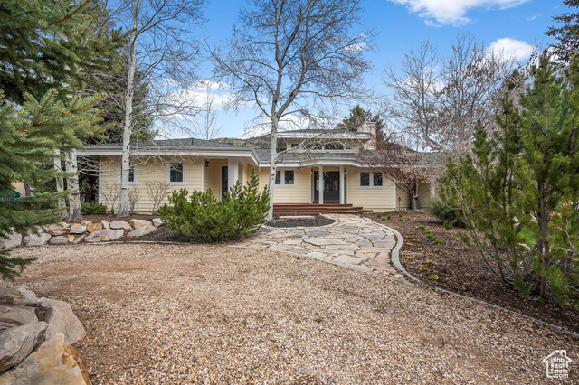 Property Photo: 1303 Country Ln UT 84036