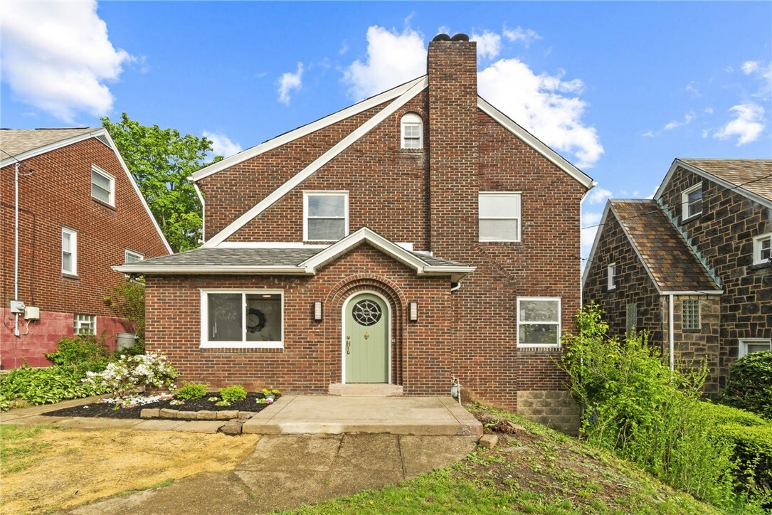 Property Photo: 2336 Birtley Ave PA 15226