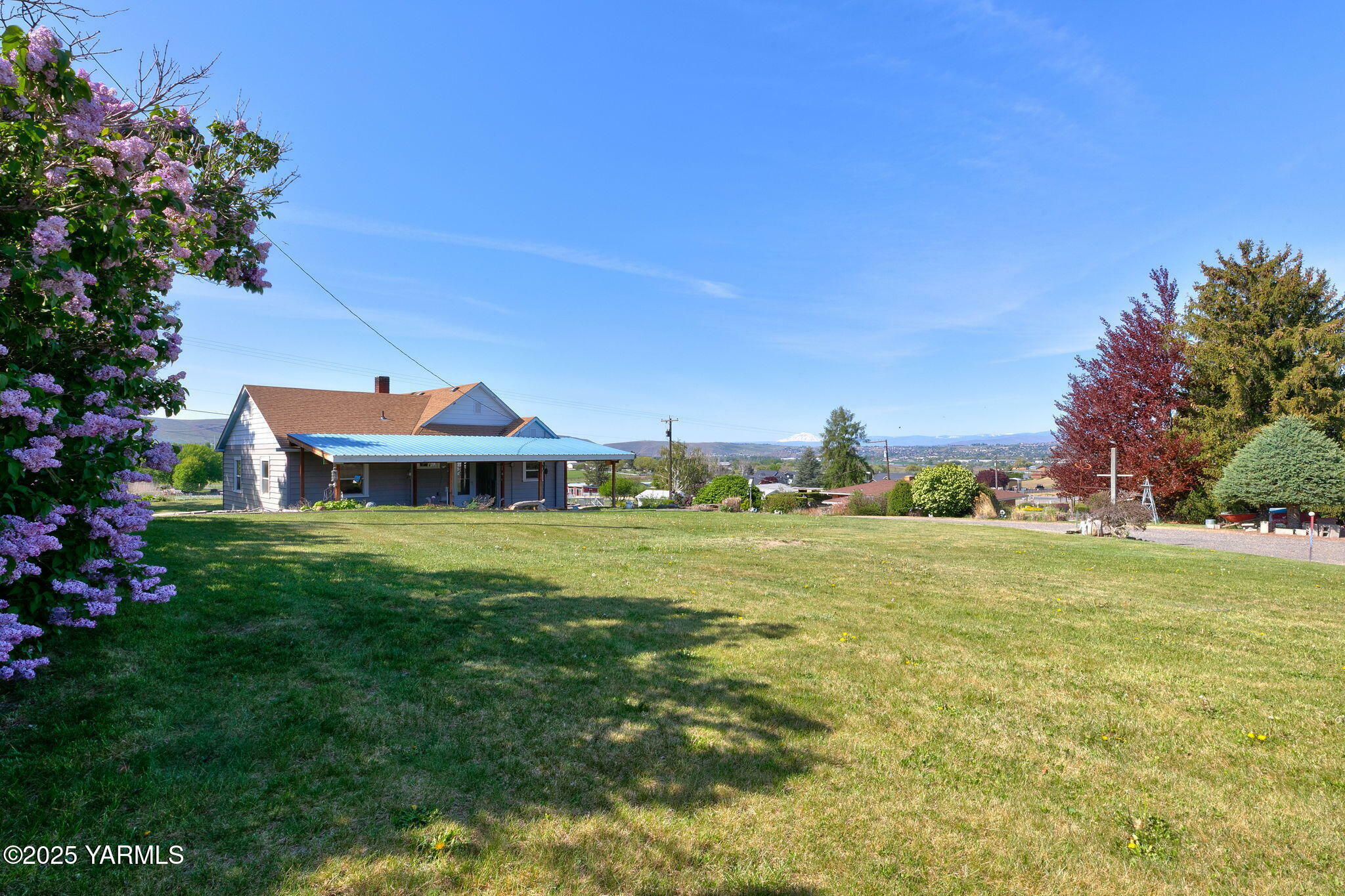 Property Photo: 111 Wilson Rd WA 98901