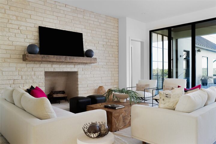 Property Photo: 4405 Hennig Drive TX 78738