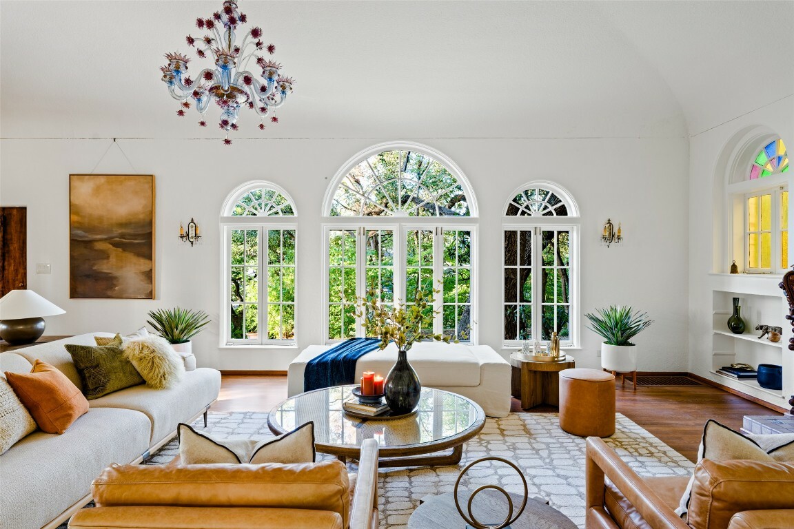 Property Photo: 806 Rosedale Terrace TX 78704