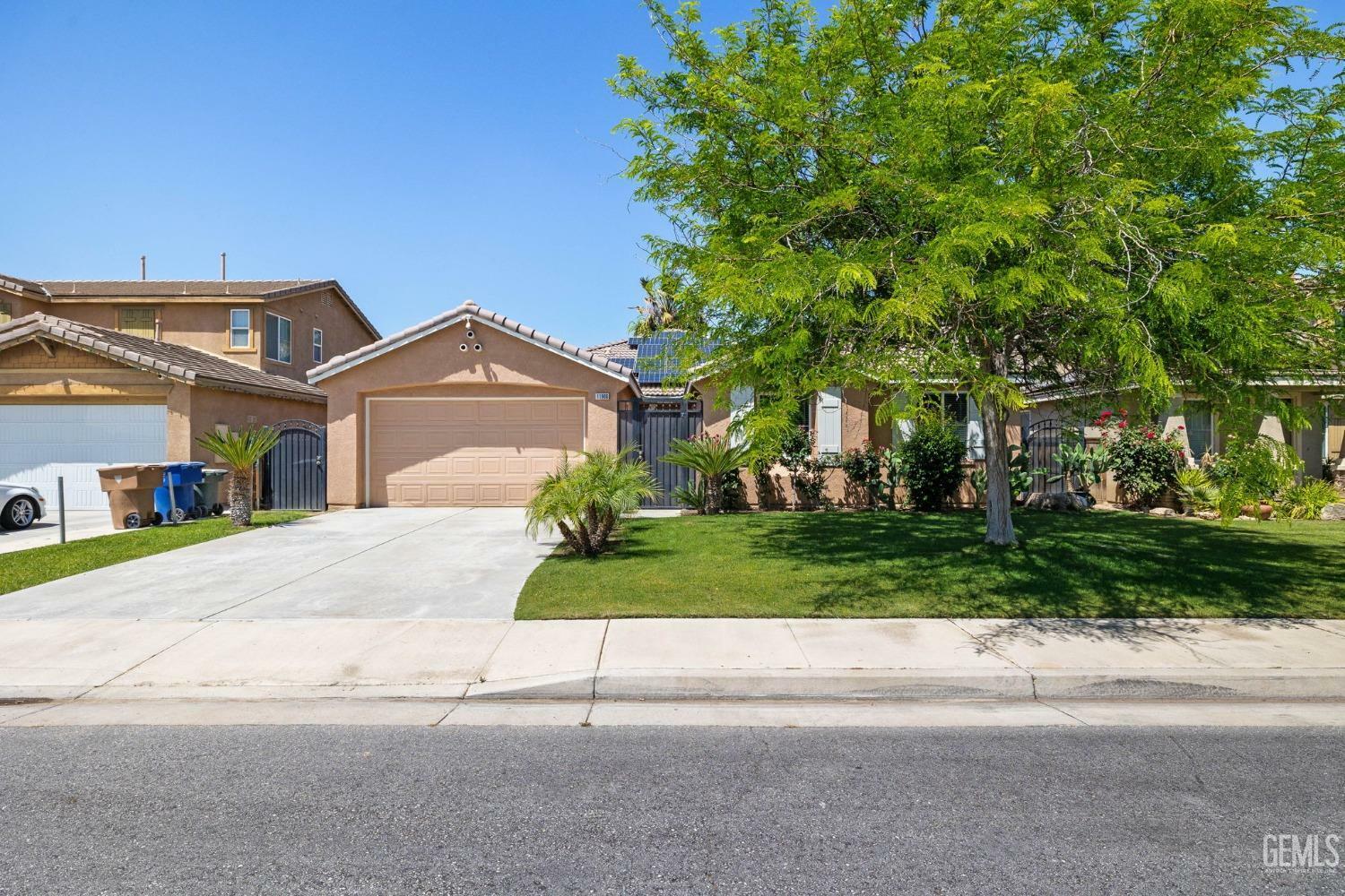 Property Photo: 11900 Cactus Flower Avenue CA 93311