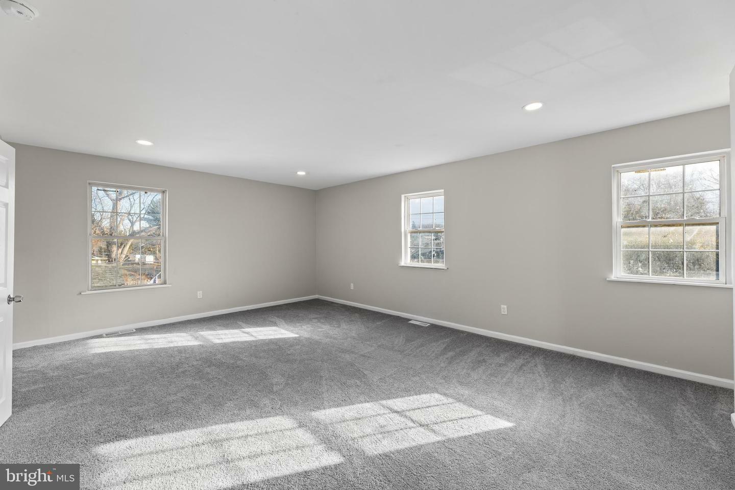 Property Photo: 158 State Street NJ 08069