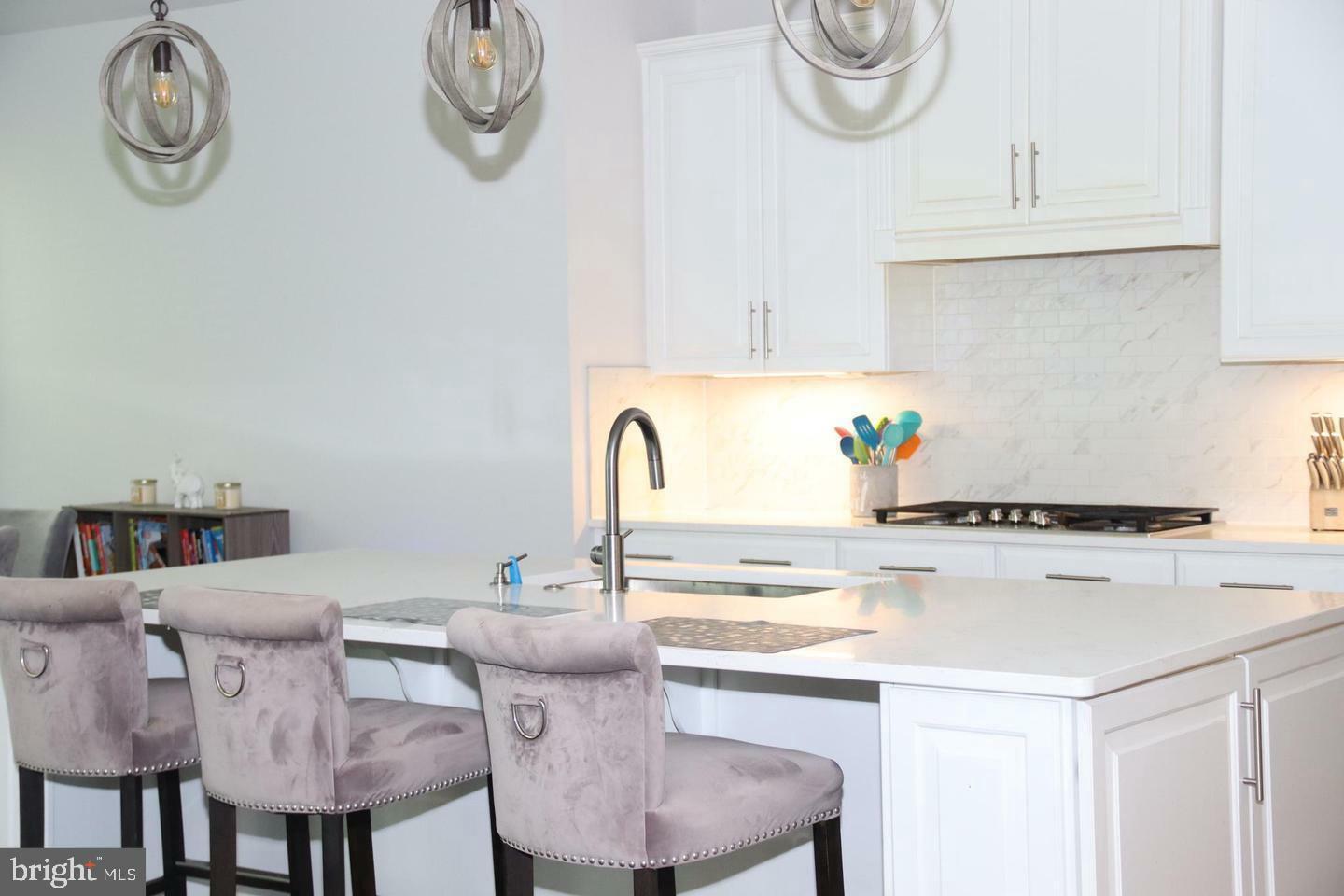 Property Photo: 26722 Marbury Estates Drive VA 20152