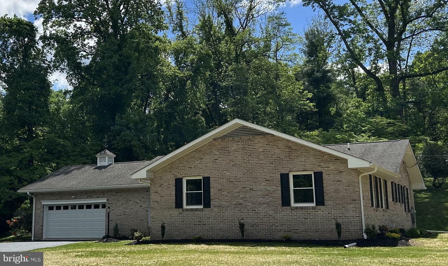 Property Photo: 520 Hopkins Bridge Road DE 19711
