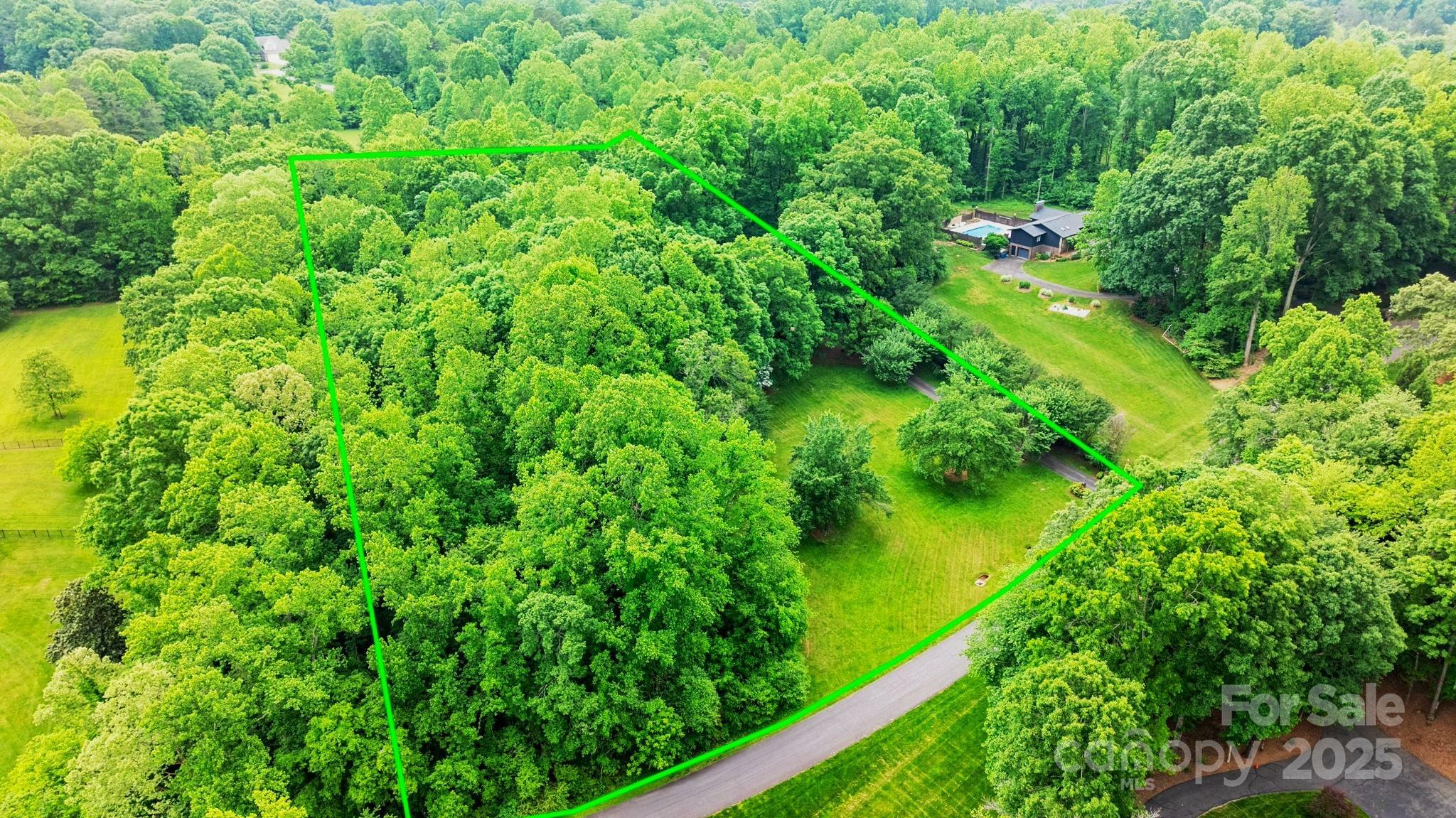 Property Photo: 1080 Rolling Green Drive NC 28658