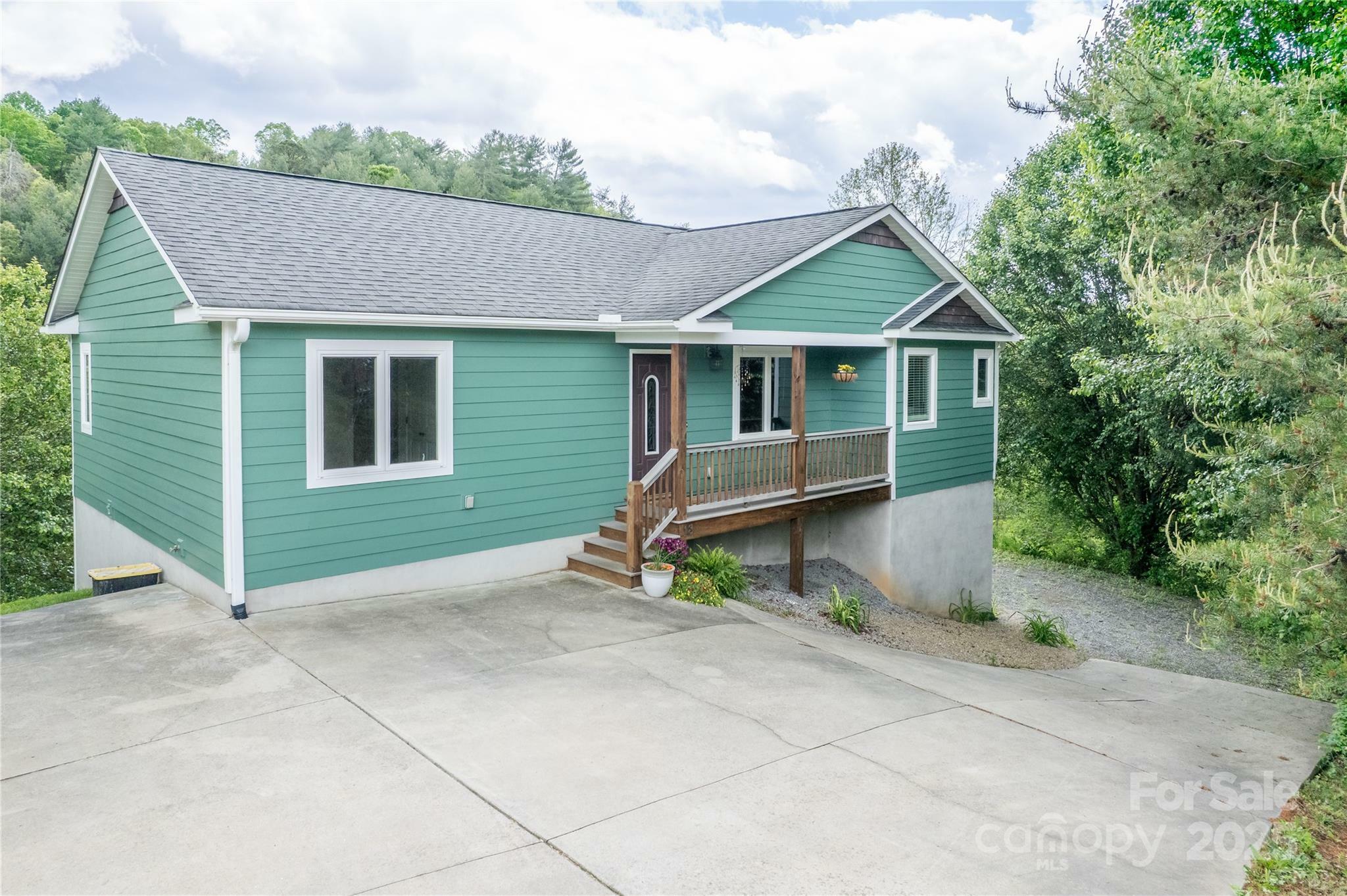 18 Benzington Way  Leicester NC 28748 photo