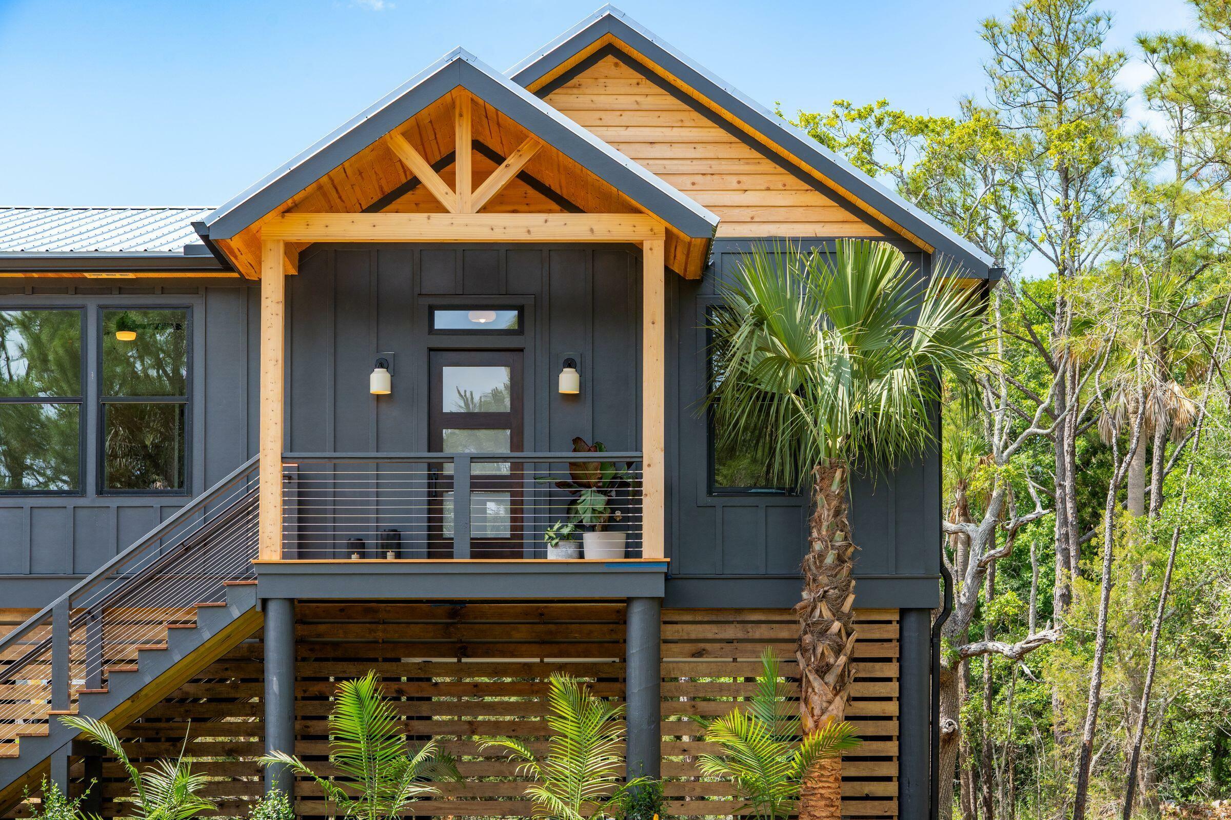 Property Photo: 1014 E Erie Avenue SC 29439