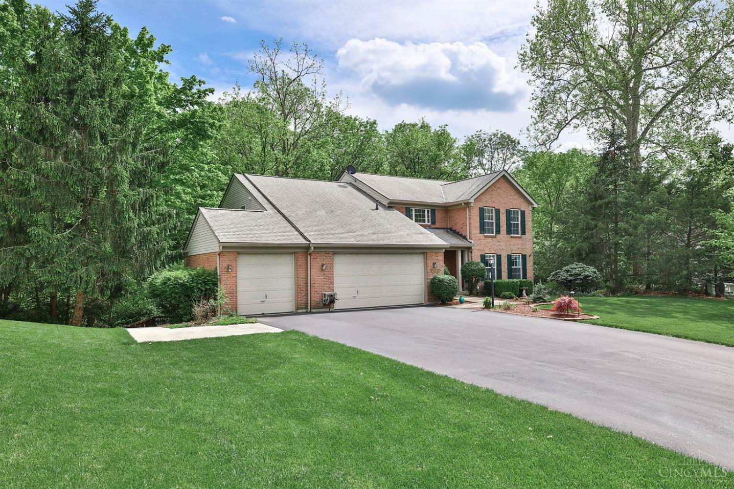 Property Photo: 1103 Springridge Court OH 45150