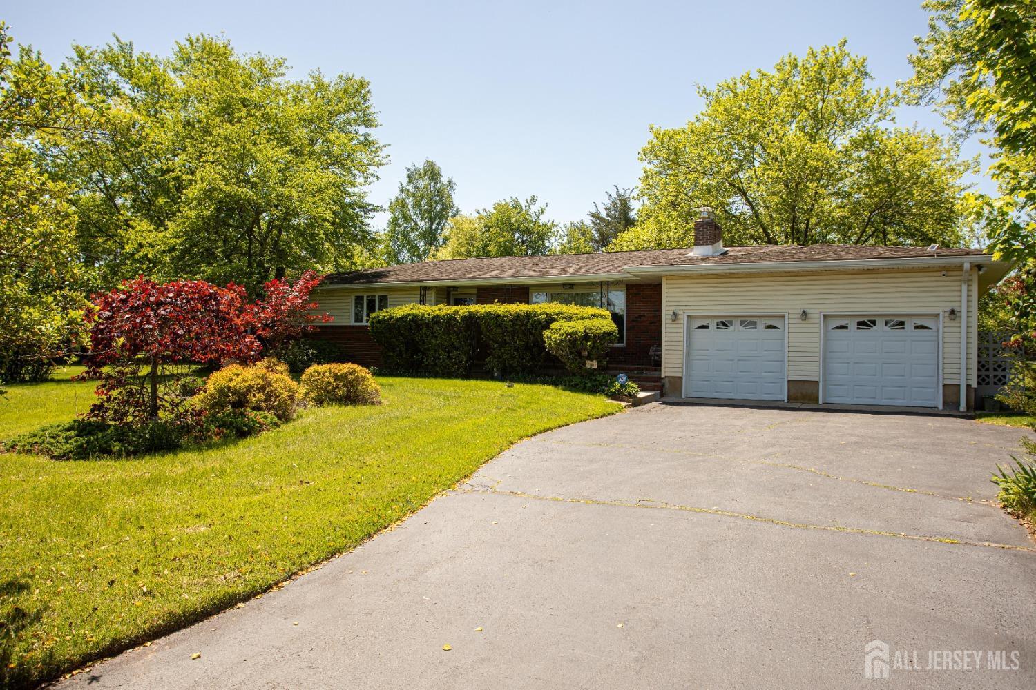 Property Photo:  282 Bridgepoint Road  NJ 08502 