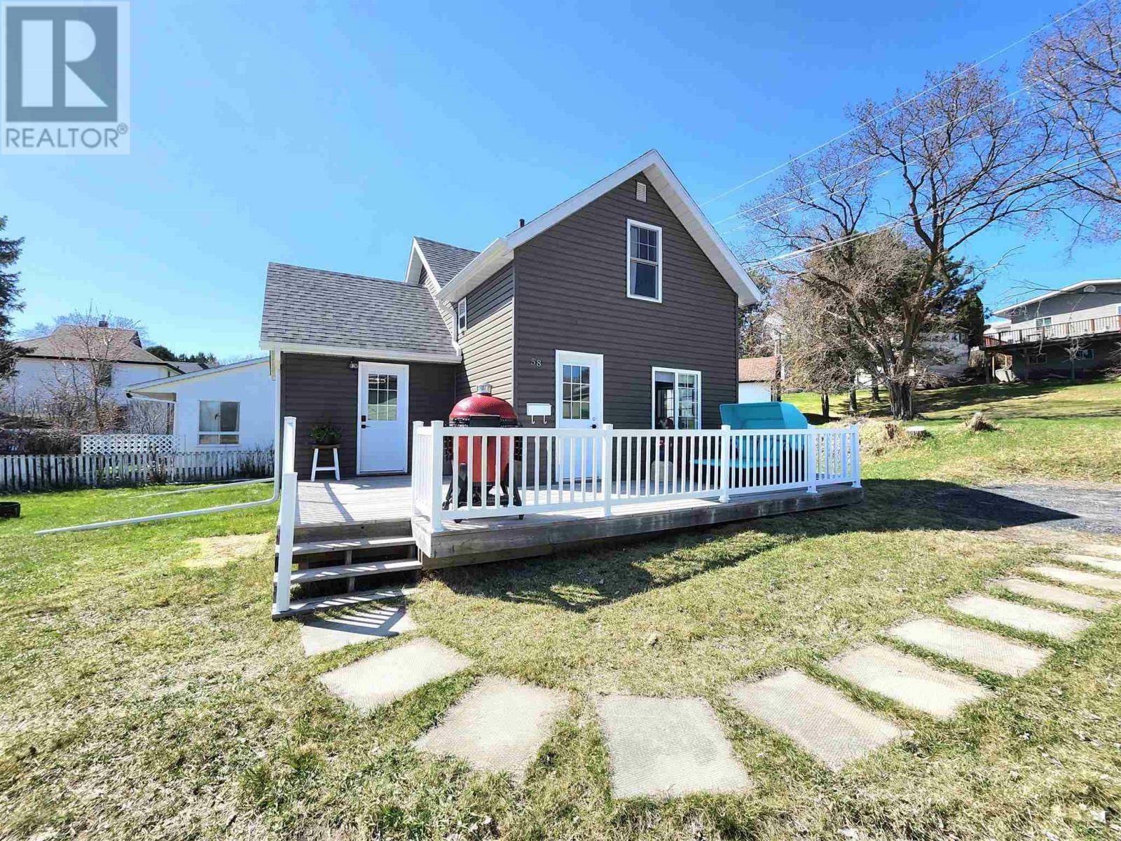 58 Tenth Avenue S  Kenora ON P9N 2J6 photo