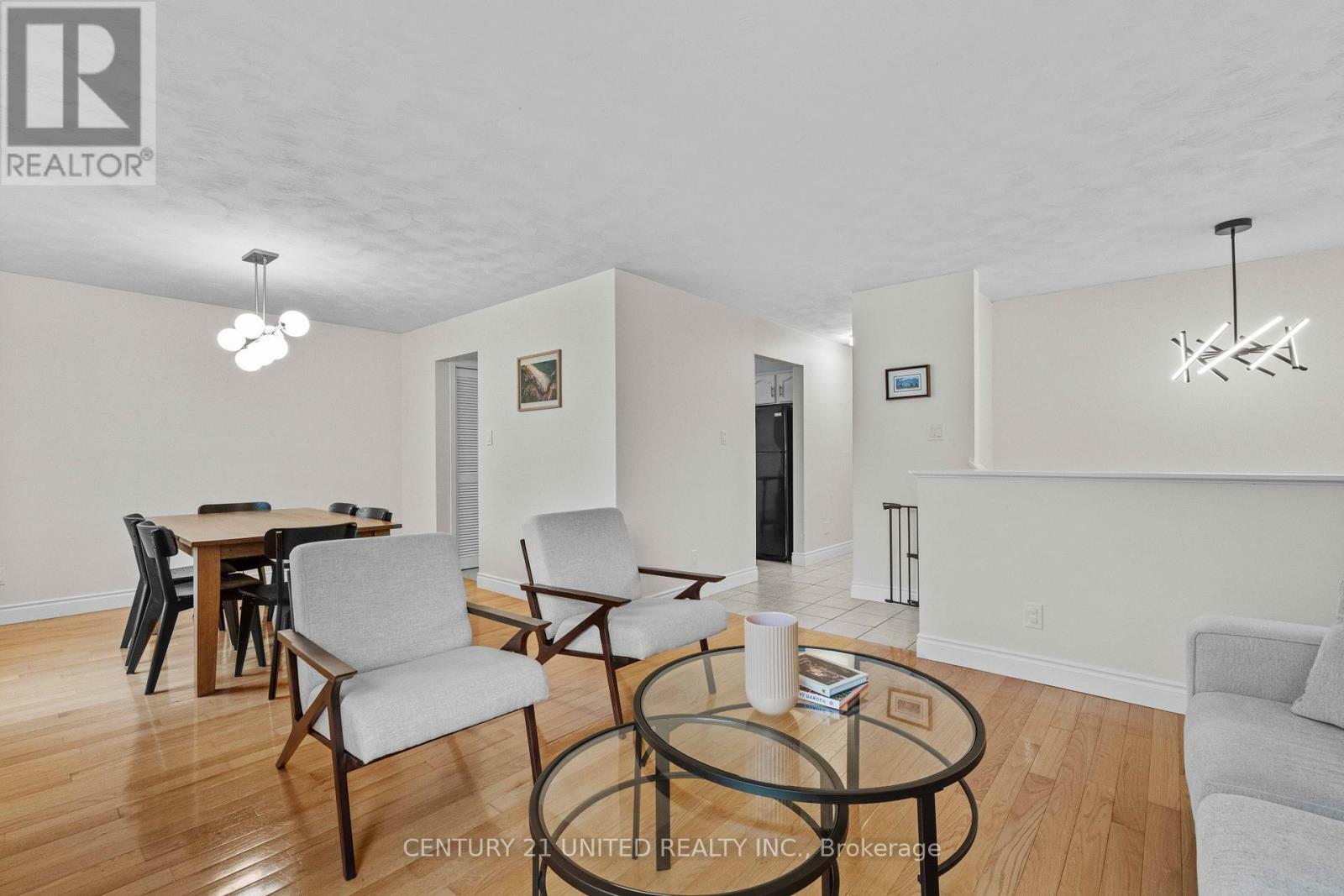 Photo de la propriété: 1173 Normandy Street ON K9H 7L9