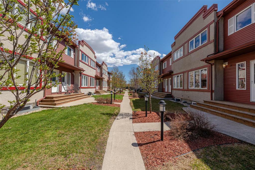 Property Photo:  1010 Wilkes Avenue  MB R3P 2S4 
